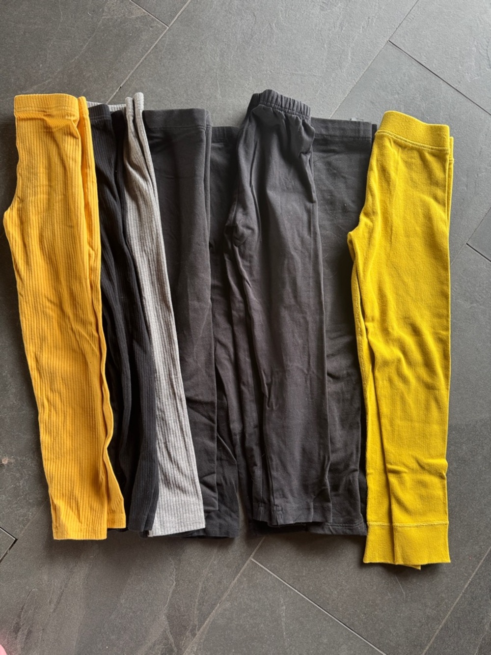 Hanna Andersson Kids Leggings in Yellow, Black, Gray